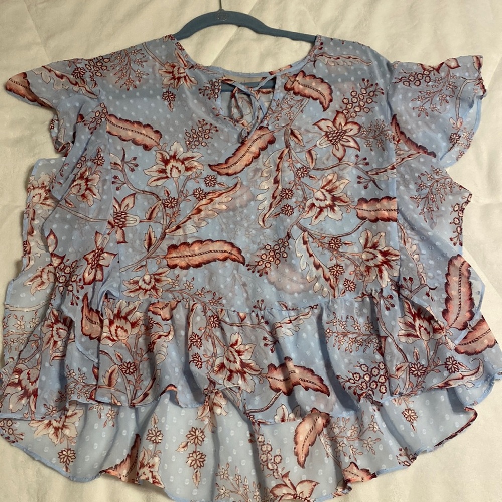 Short sleeve blouse! Great for summer time!